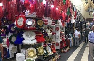 Diyarbakır’da düğünler kına malzemesi satıcılarının...