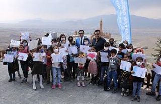 Doğubayazıtlı çocuklar sanatla buluştu