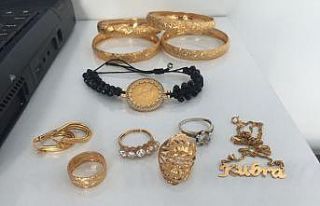 Dolandırıcılık şüphelilerinin evlerinden altın...