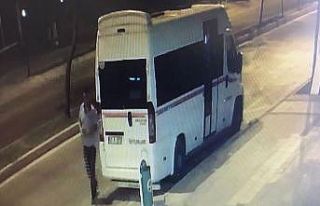 Dolmuşla gelip büfeden 50 bin liralık sigara ve...