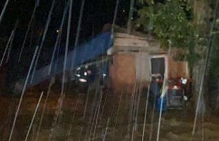 Düzce’de selde mahsur kalanları kurtarma çalışması...