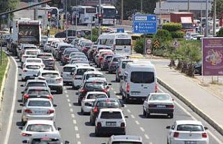 Edremit Körfezinde yollarda 2 kilometreyi aşan araç...