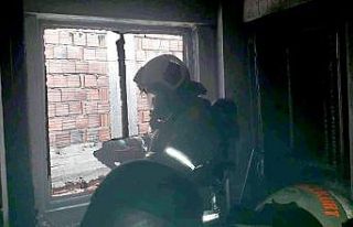 Edremit’te köpeği yanmaktan itfaiye ekipleri kurtardı