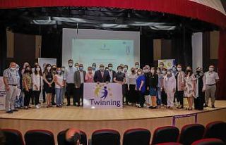 Eğirdir’de 9 okula e-Twinning belgesi