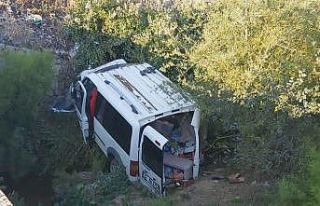 Eğirdir’de araç kanala uçtu: 2 ölü, 6 yaralı