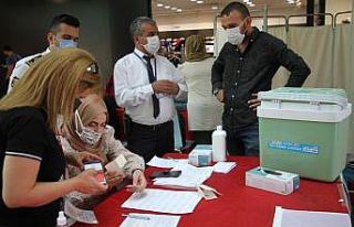 Elazığ’da aşı stantları oluşturuldu