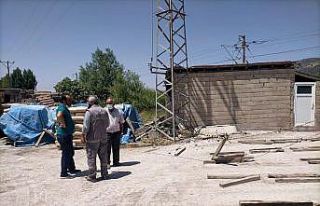 Elektrik akımına kapılan işçisi ağır yaralandı