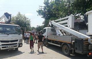 Elektrik direğinde feci ölüm