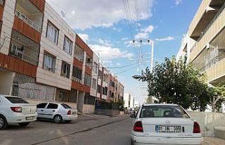 Elektrik kesintileri mahalleliyi çileden çıkarttı