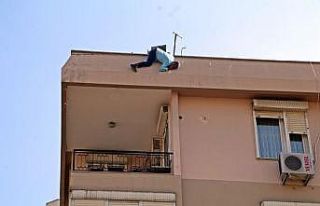 Elinde bıçakla saatlerce ecel teri döktürdü,...