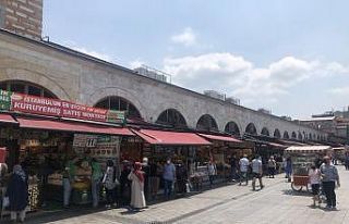 Eminönü esnafı ’bayram’ yapıyor