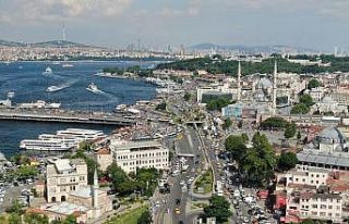 Eminönü’nde kısıtlamasız ilk pazar günü "iğne...