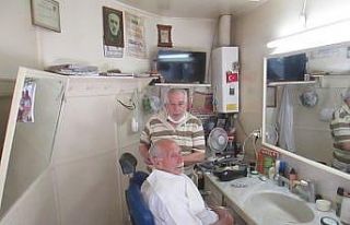 Erdek’te yarım asırdır berberlik yapıyor