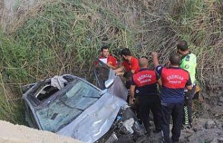 Erzincan’da otomobil şarampole uçtu: 3 yaralı
