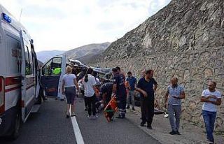 Erzincan’da trafik kazası: 2’si ağır 4 yaralı