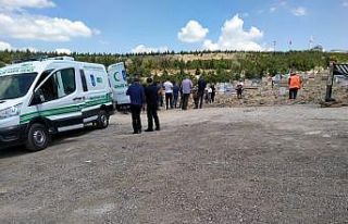 Eşinin kravatla boğması sonucu ölen kadın ve...