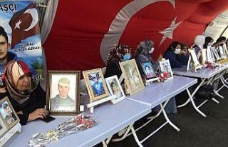 Evlat nöbetindeki aileler, Cumhurbaşkanı’nın...