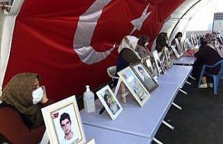 Evlat nöbetindeki anneden oğluna Kürtçe ‘teslim...