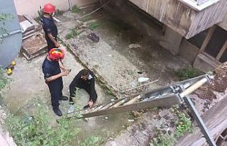 Fatih’te alacaklılarından kaçarken apartman boşluğuna...