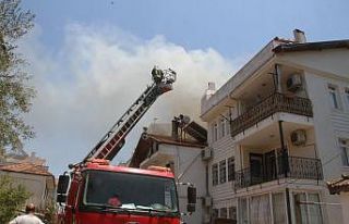 Fethiye’de korkutan çatı yangını