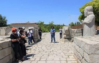Fotoğraf severler, Battalgazi’deki tarihi mekanları...