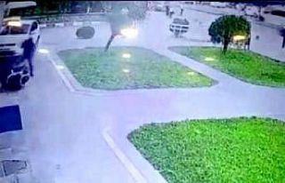 Fren yerine gaza basan sürücü, az kalsın ATM’de...