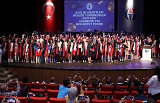 GAÜN’den sağlık ordusuna taze kan