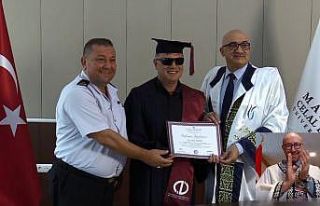 Gazi Selami Pazar’ın mezuniyet sevinci