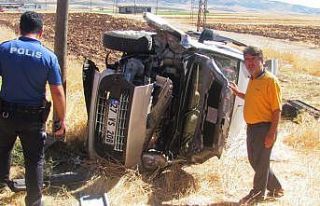 Gaziantep’te hafif ticari araç takla attı: 5 yaralı
