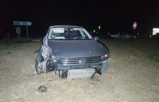 Gaziantep’te otomobil ile kamyonet çarpıştı:...