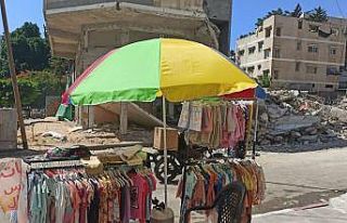 Gazzeli esnaf, bayram öncesi satışlarına mağazalarının...