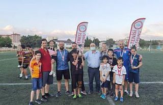 Gediz’de Ayak Tenisi Turnuvası sona erdi