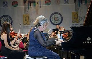 Genç piyanistler İdil Biret ile sahneye alacak