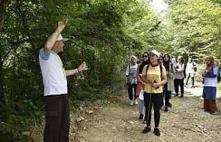 Gençler kampta stres attı