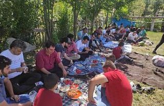 Gençler kaynaşma yemeğinde buluştu