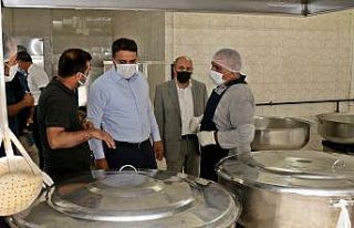 Genel Sekreter Çelikel belediyenin hizmet binalarını...