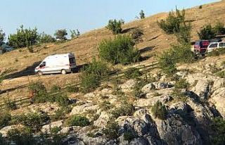 Gezmek için geldiği kanyonda ecel terleri döktü