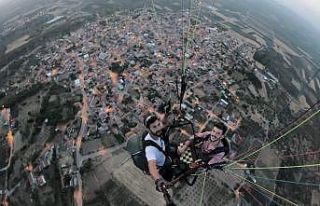 Gökyüzünde tavla keyfi yaptılar