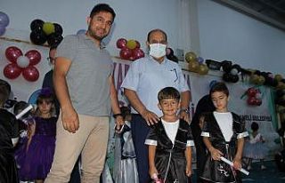 Gündüz bakımevindeki minikler yılsonu etkinliği...