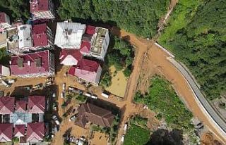 Güneysu’da moloz yığınların altında kalan...