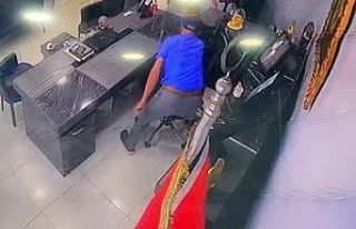 Güzellik merkezinin ofisine kadar girdi, çekmecedeki...