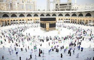 Hacı adayları, Kabe’yi tavaf etti