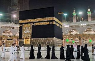 Hacılar ziyaret tavafı için Mescid-i Haram’da