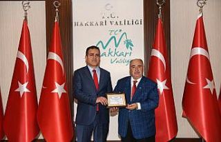 Hakkari Valisi Akbıyık ’Yılın En Başarılı...