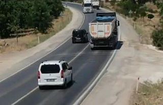 Hatalı sollama yapan sürücüler yürekleri ağızlara...
