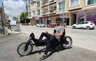 Hataylı genç, joystick kollu motosiklet yaptı