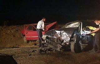 Haymana’da iki otomobil kafa kafaya çarpıştı:...