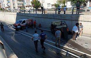 Hayvan ambulansı kafa kafaya çarpıştı: 4 yaralı