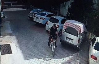 Hırsızlık yapmadan önce tanınmamak için dövmesini...