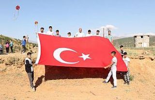 Hizan’da uçurtma şenliği düzenlendi